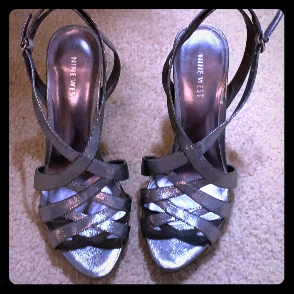 Nine West Size 8 Pewter Strappy Heels